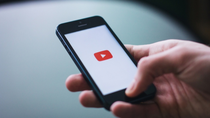 YouTube introduit des publicités non désactivables sur les téléviseurs connectés